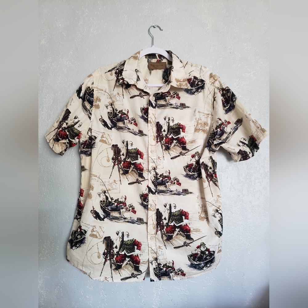 Clear Water Outfitters Christmas Santa Fishing Botton-up Shirt Size L